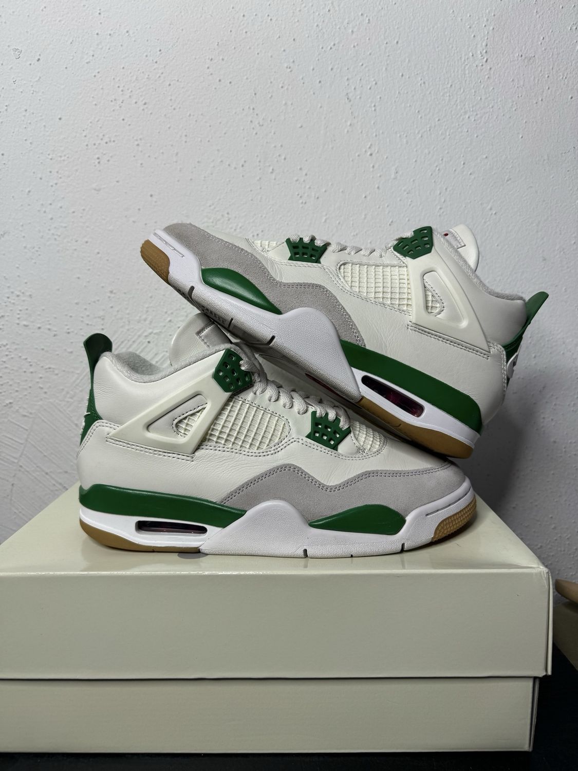 JORDAN 4 SB PINE GREEN (USED) SIZE:8