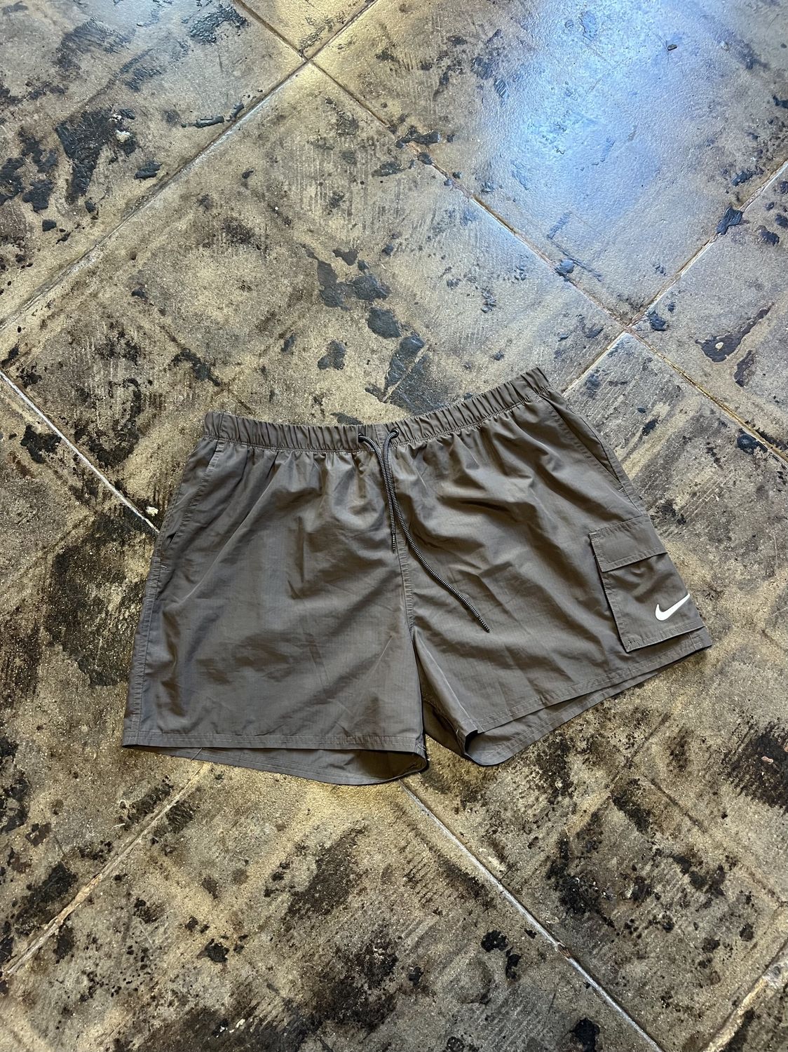 BROWN NIKE SHORTS SZ: 2XL