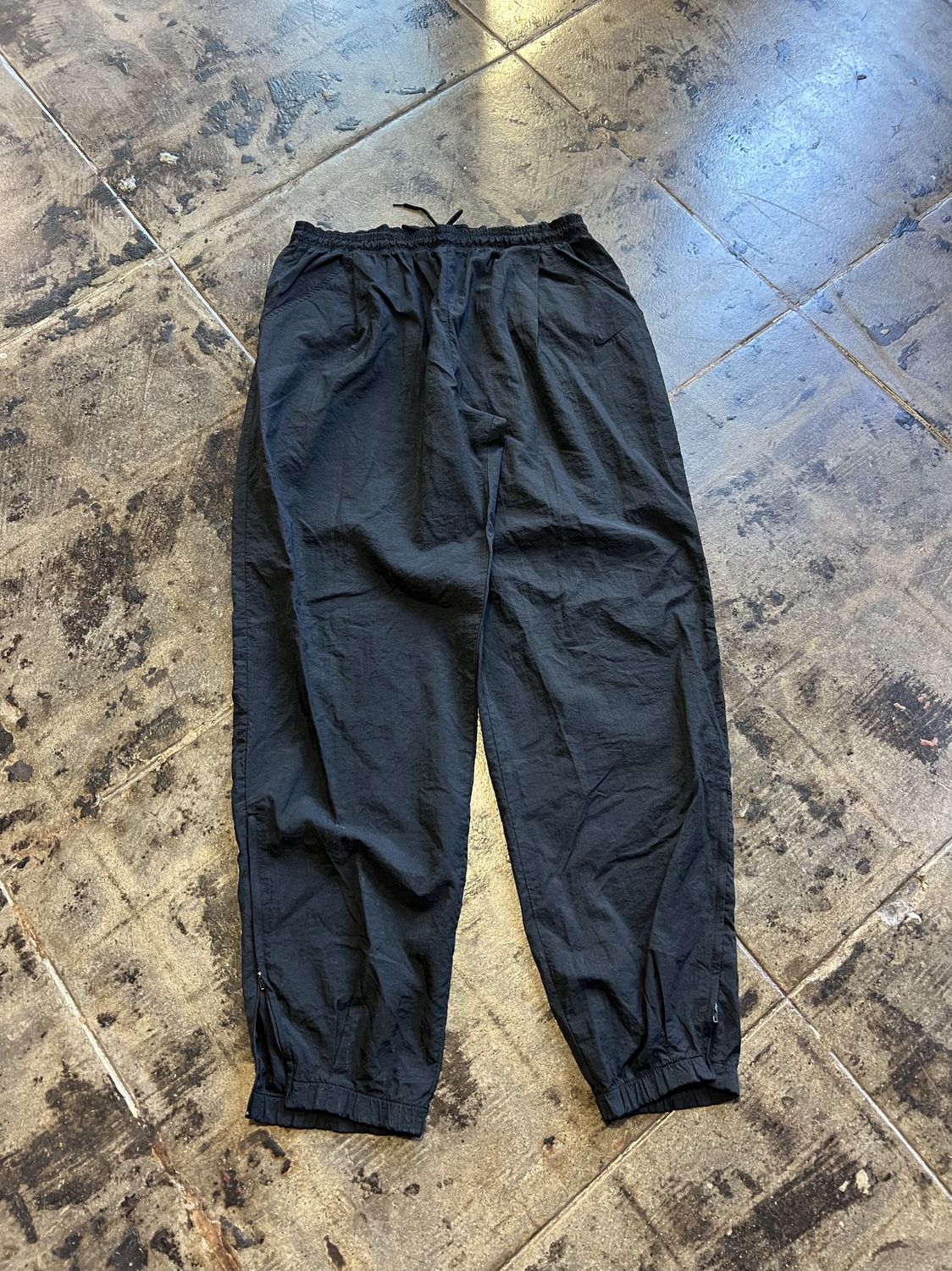 BLACK NIKE TRACK PANTS SZ: XL