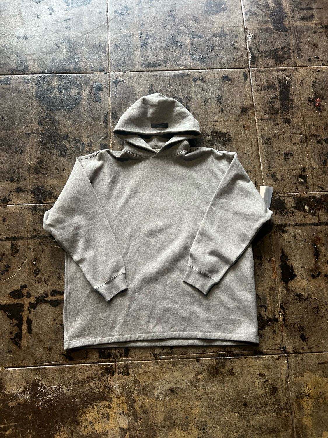 ESSENTIAL GREY HOODIE SIZE:L