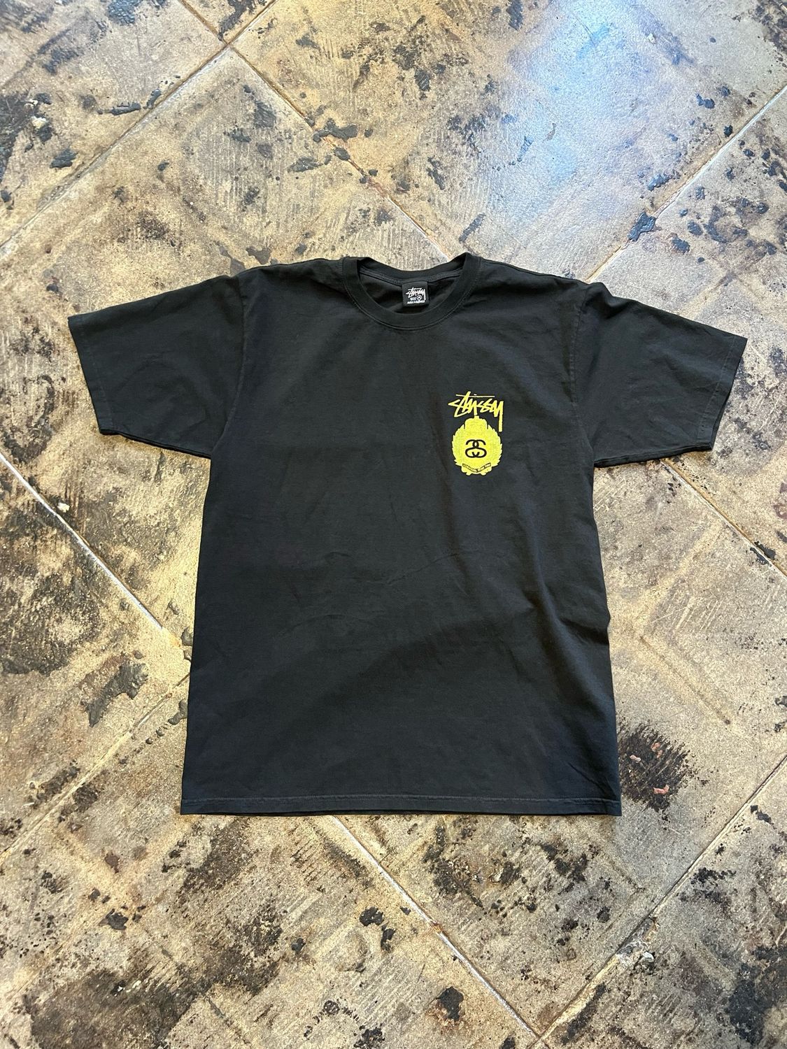 STUSSY TEE SZ:  MED