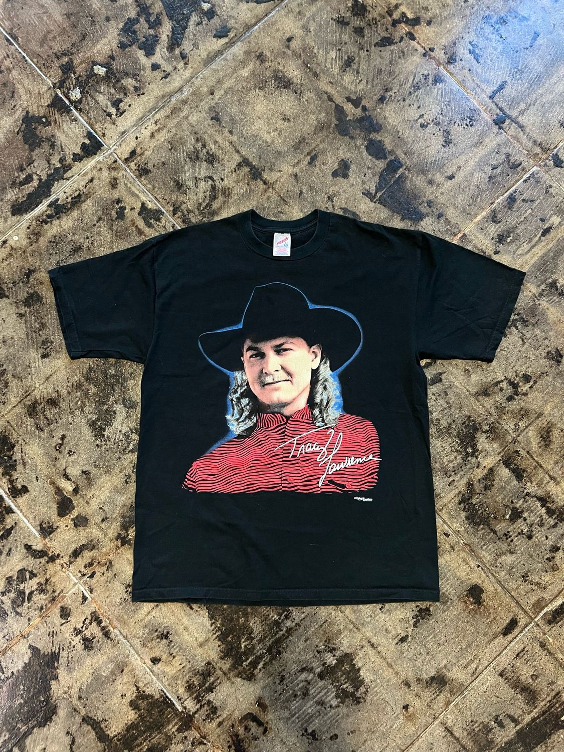 TRACY LAWRENCE TEE SIZE:L
