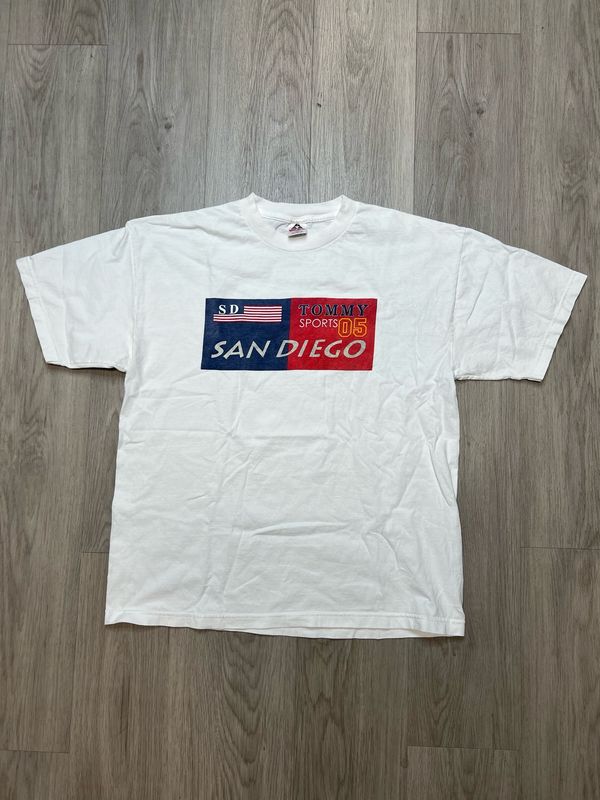 TOMMY SPORTS TEE SZ: XL