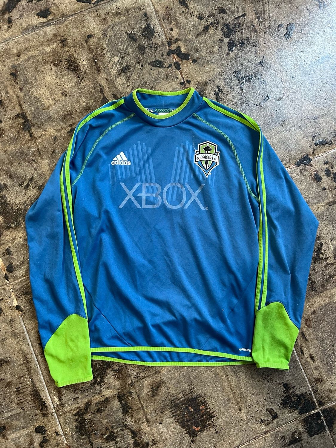 SEATTLE SOUNDERS LONG SLEEVE SZ: L