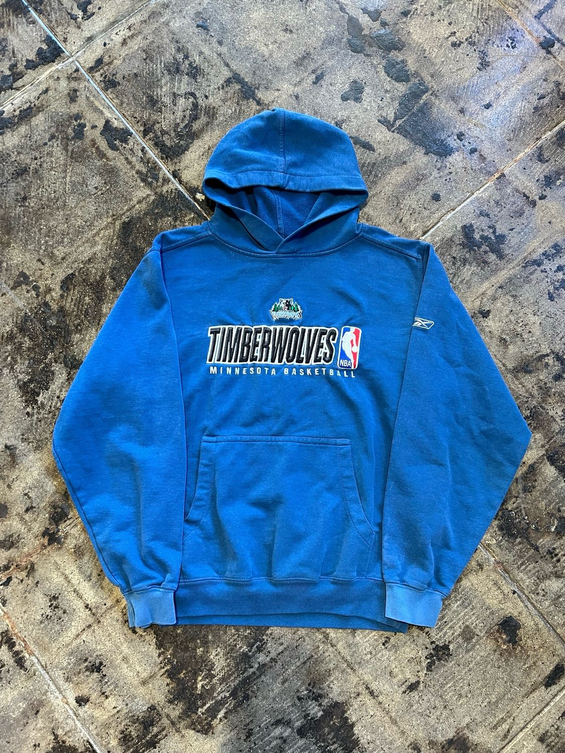 REEBOK TIMBERWOLVES HOODIE SIZE:S
