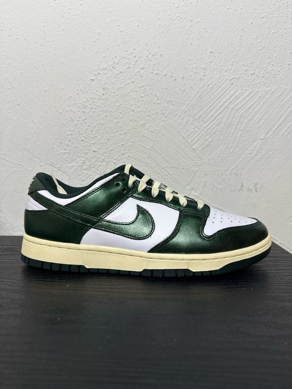 DUNK LOW VINTAGE GREEN