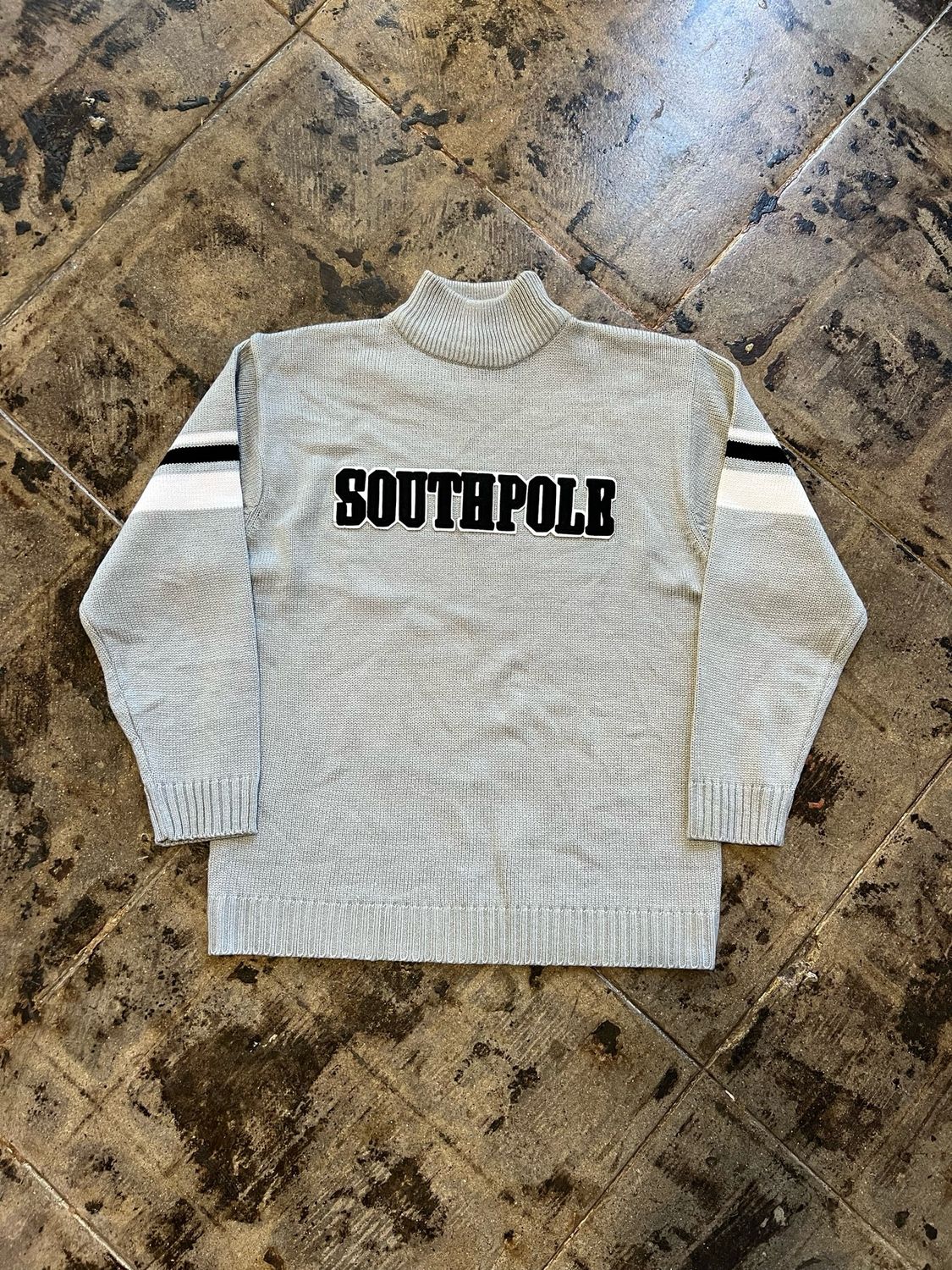 GRAY SOUTHPOLE PULLOVER SZ: L