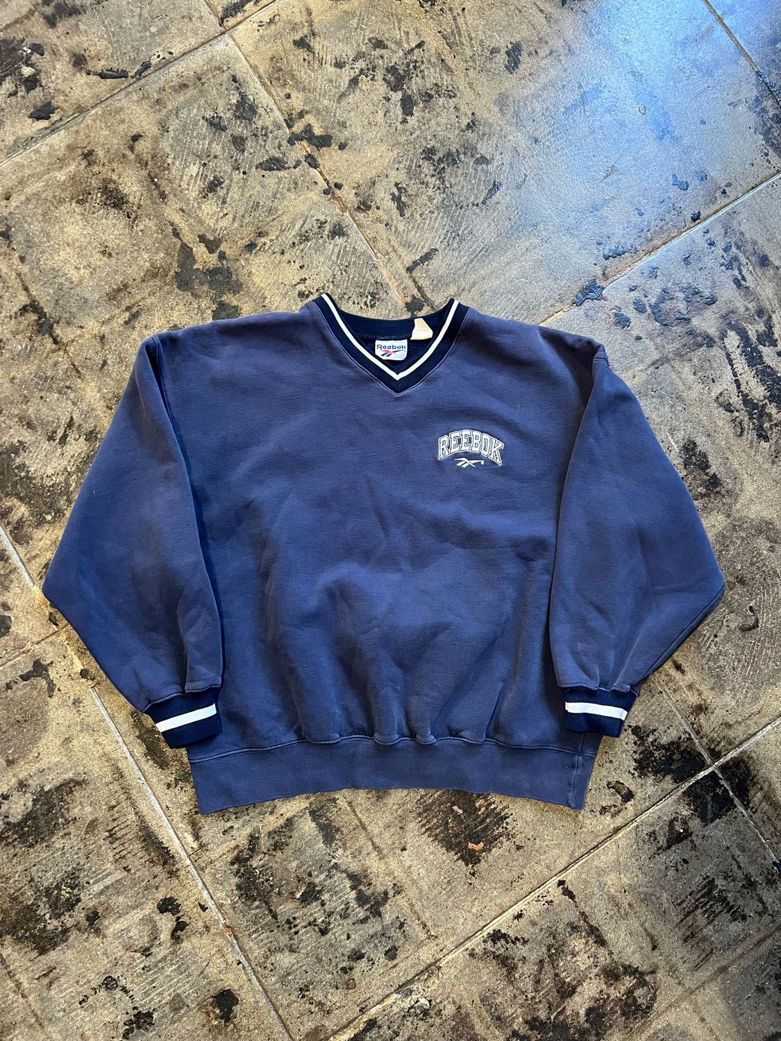 REEBOK CREWNECK SIZE:L