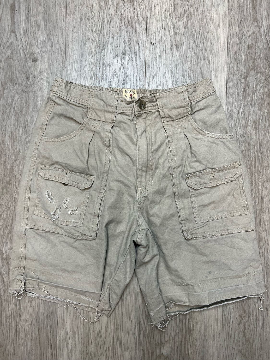 RED HEAD CARGO SHORTS SZ: 32