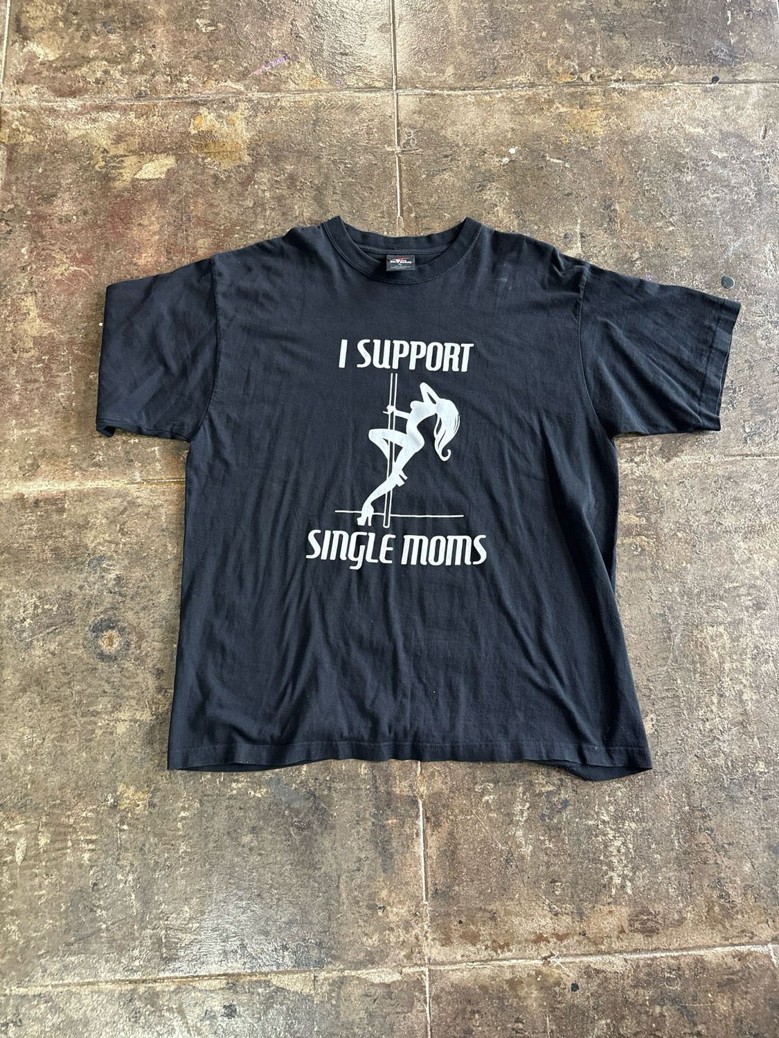 I SUPPORT SINGLE MOMS TEE SIZE: XL