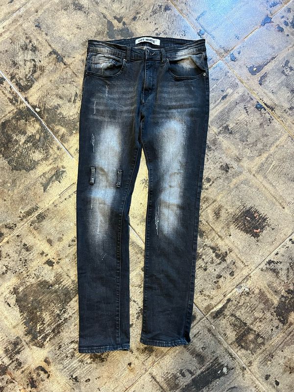 OFF WHITE JEANS SZ: 34 SLIM