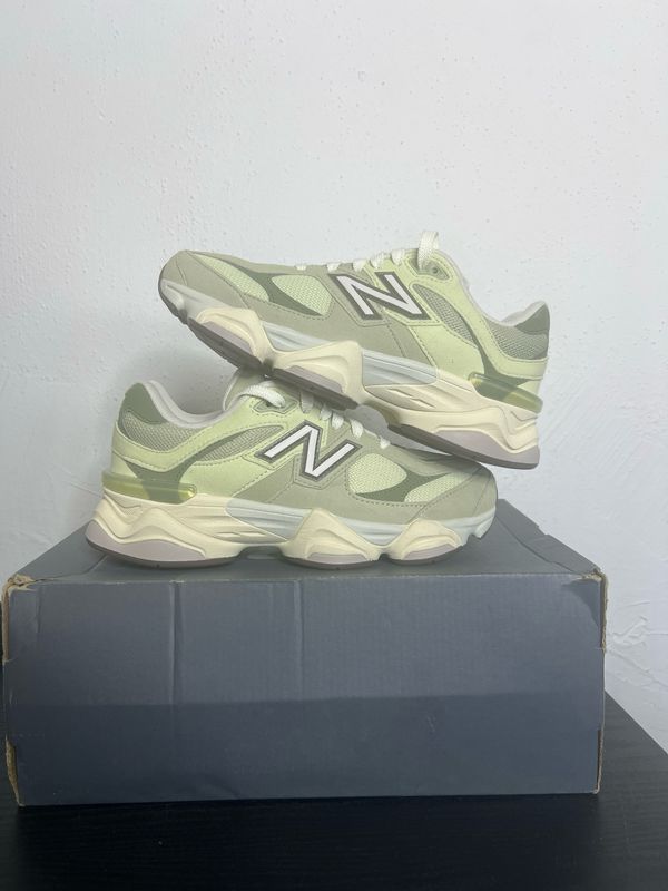 New Balance 9060 Olive