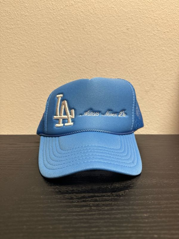 LA  AND STUDIOS TRUCKER HAT