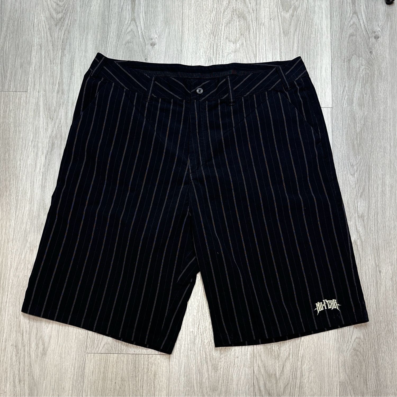 NO FEAR STRIP BLACK JORTS SIZE: 40