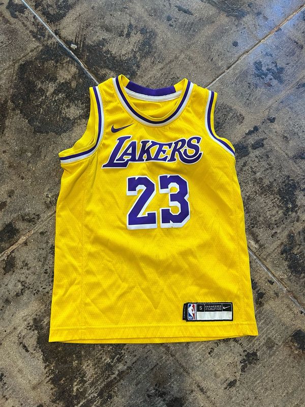 LEBRON LAKERS JERSEY SIZE: KIDS SMALL
