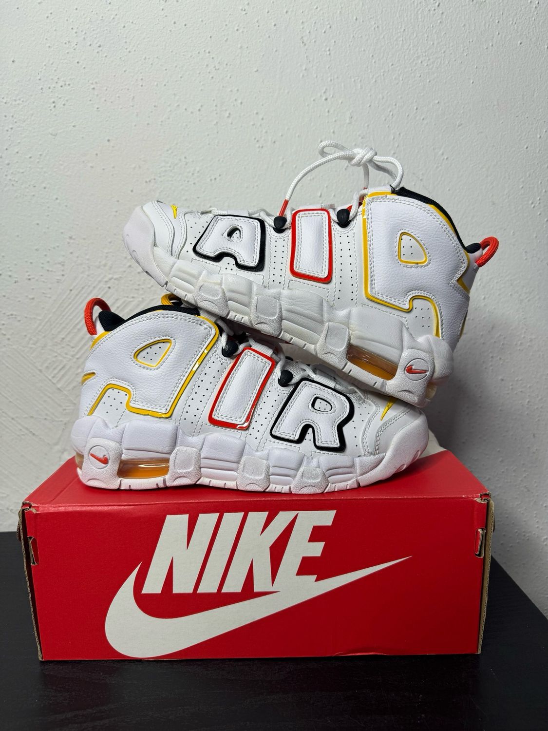 NIKE UPTEMPO