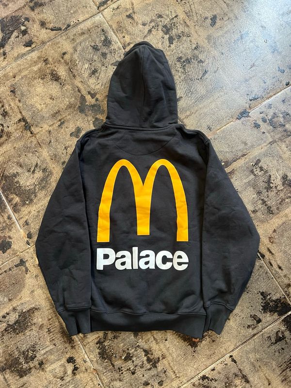 MCDONALDS X PALACE HOODIE SIZE: L