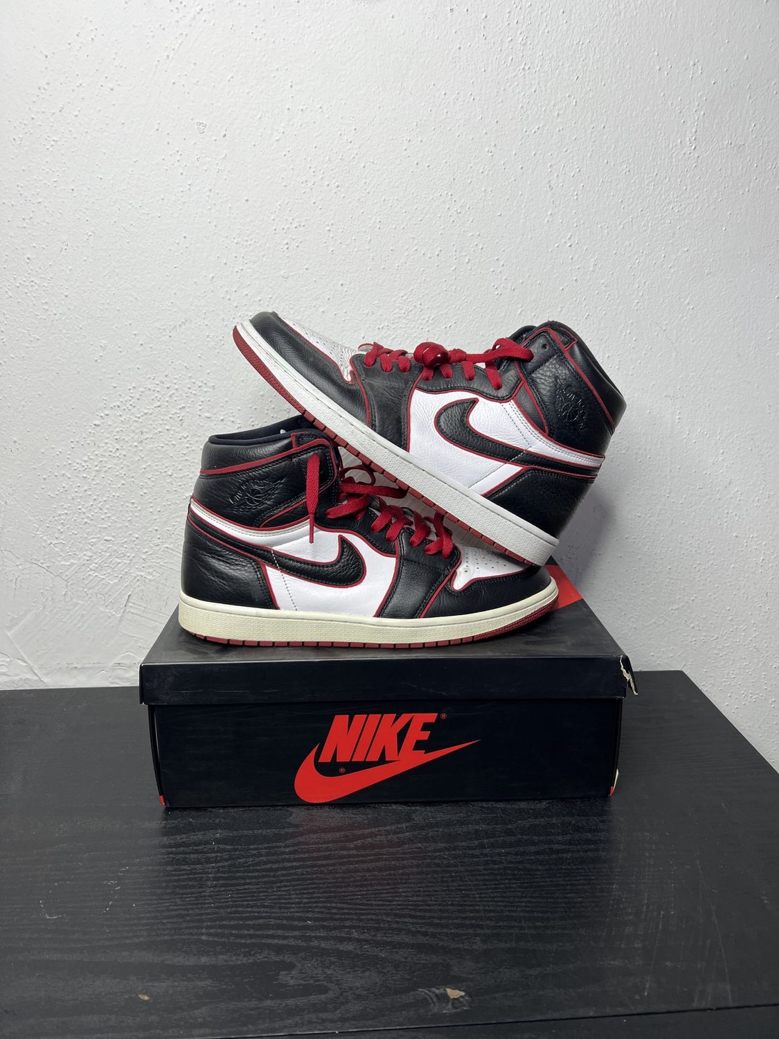 JORDAN 1 BLOODLINE  (USED)