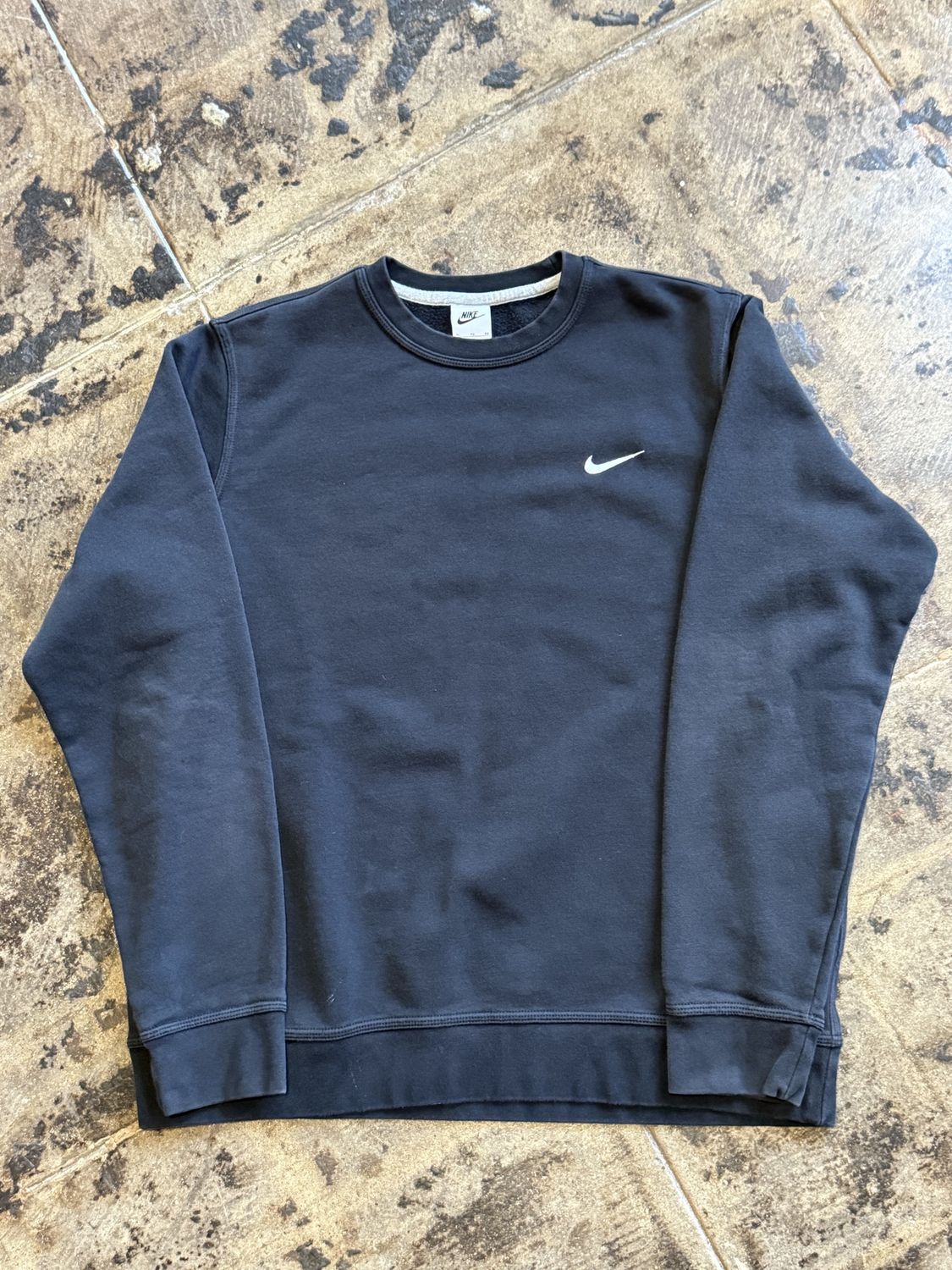 BLACK NIKE CREWNECK