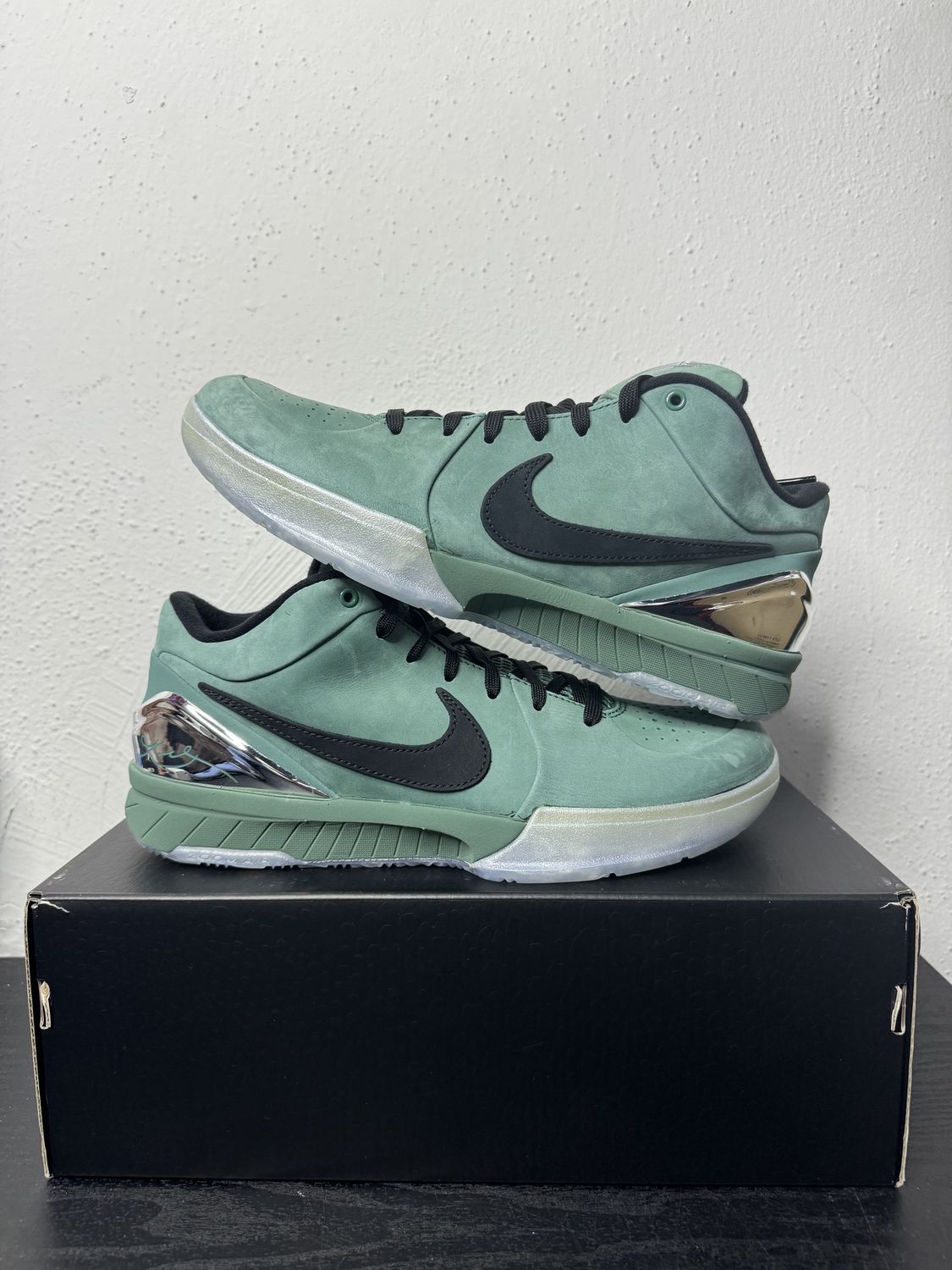 KOBE 4 PROTRO GIRL DAD