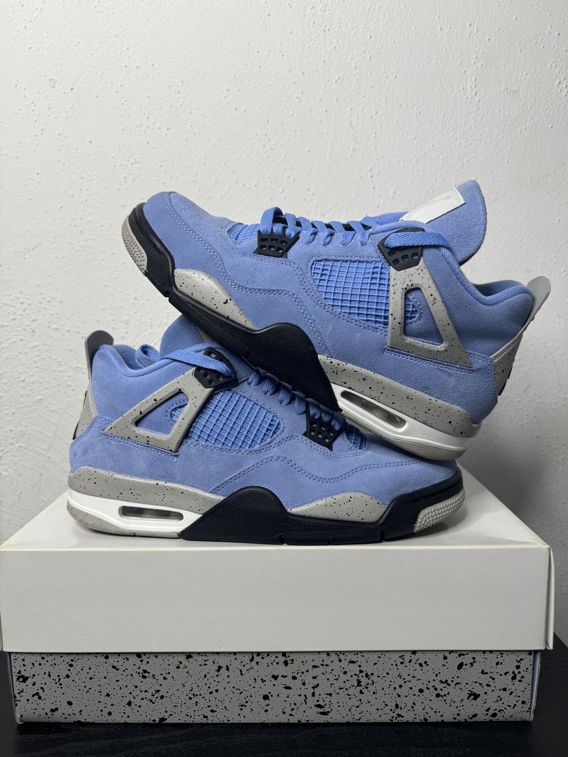 JORDAN 4 UNIVERSITY BLUE (USED)