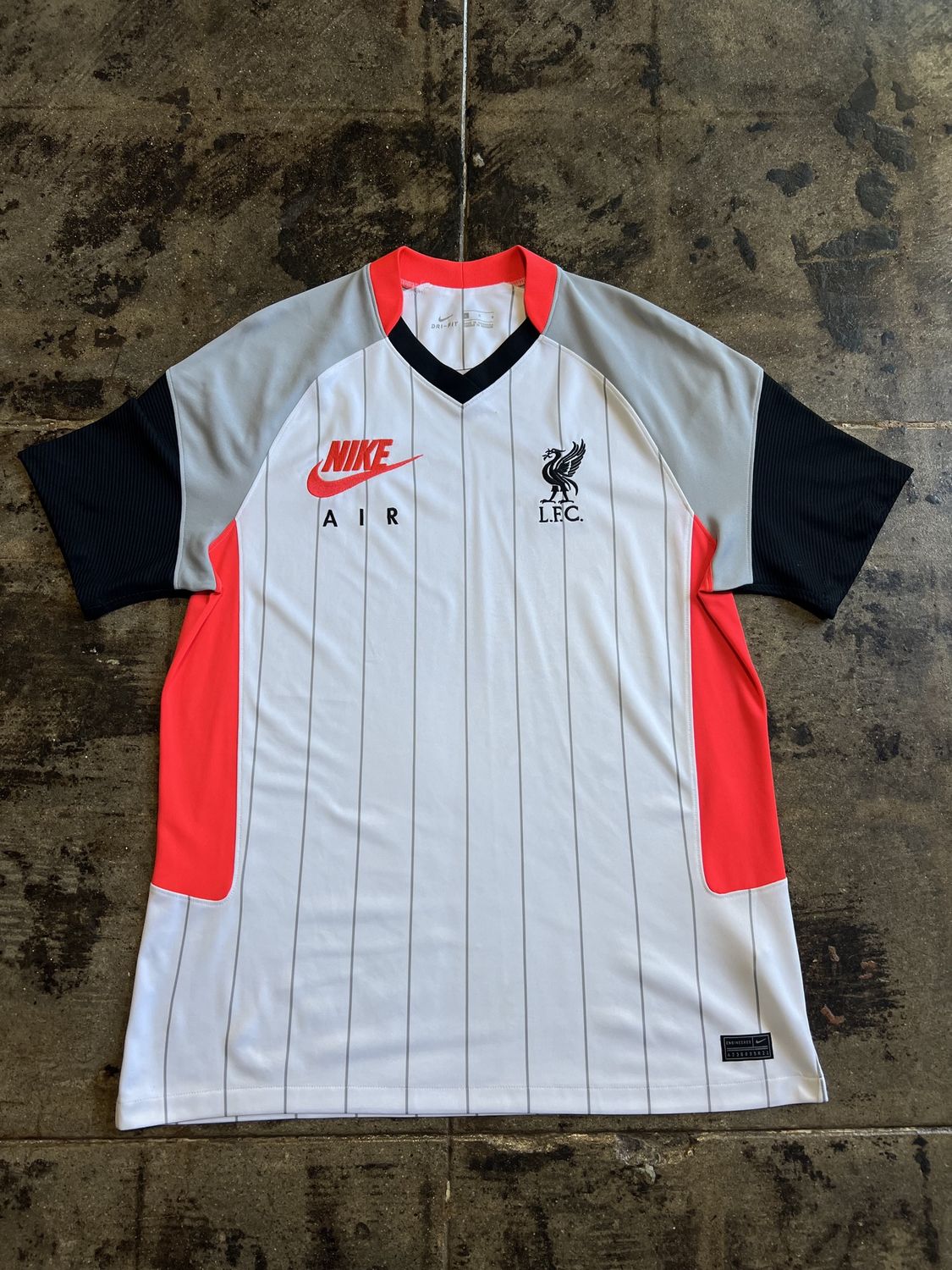 NIKE AIR MAX  LIVERPOOL  JERSEY