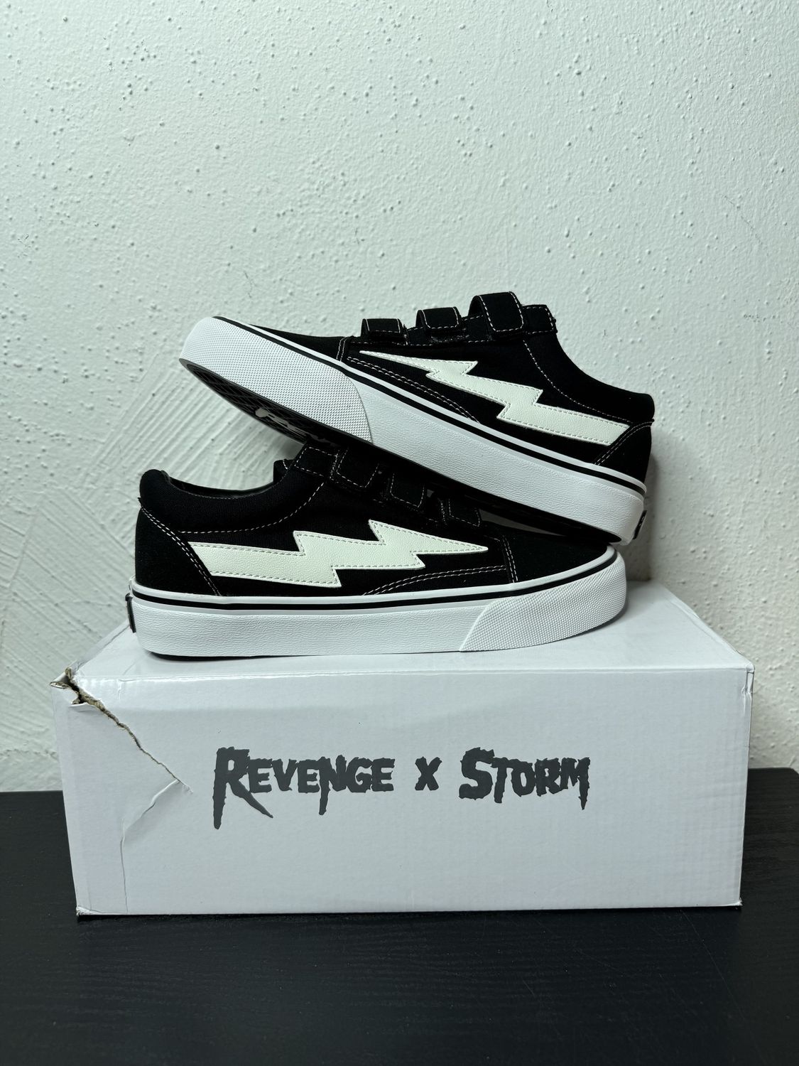 REVENGE STORM VELCRO VANS BLACK