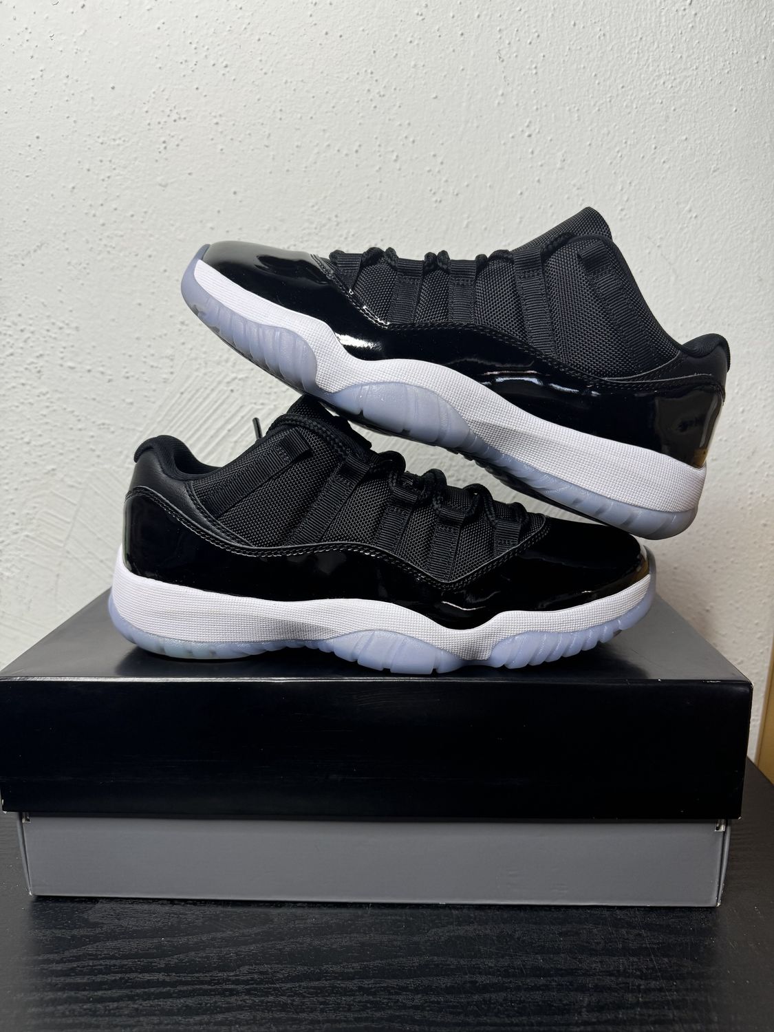 JORDAN 11 LOW SPACE JAM (USED)