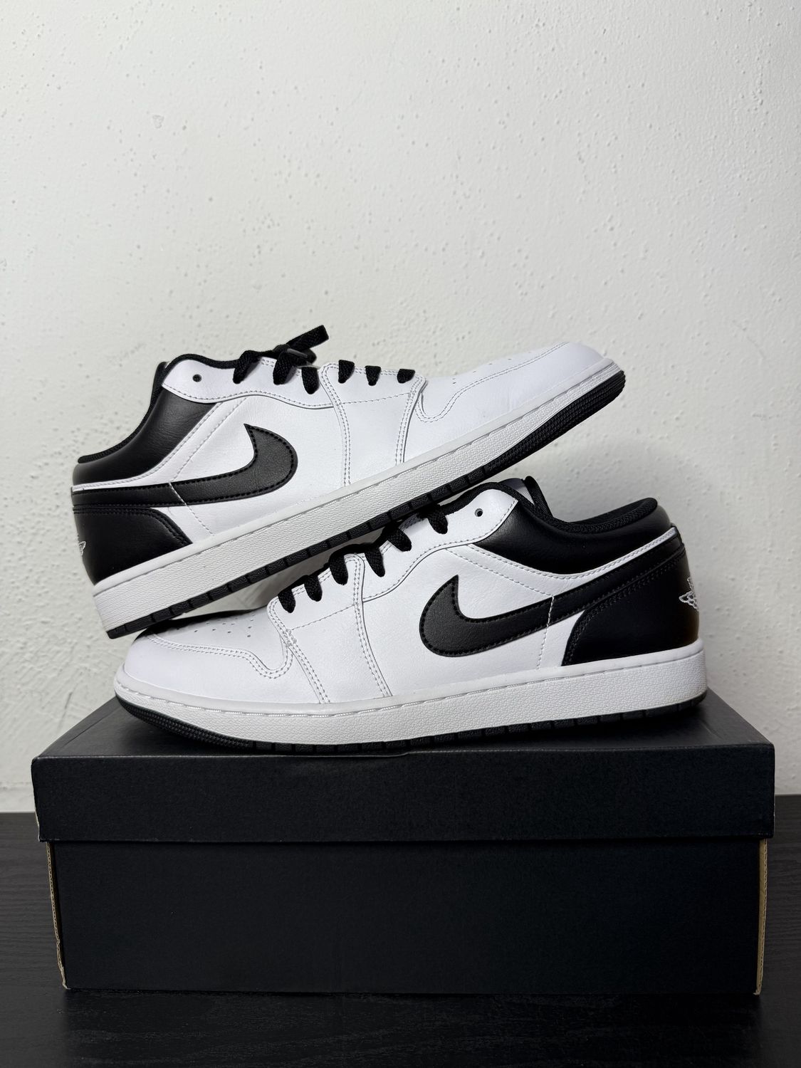 JORDAN 1 LOW WHT BLK (USED)