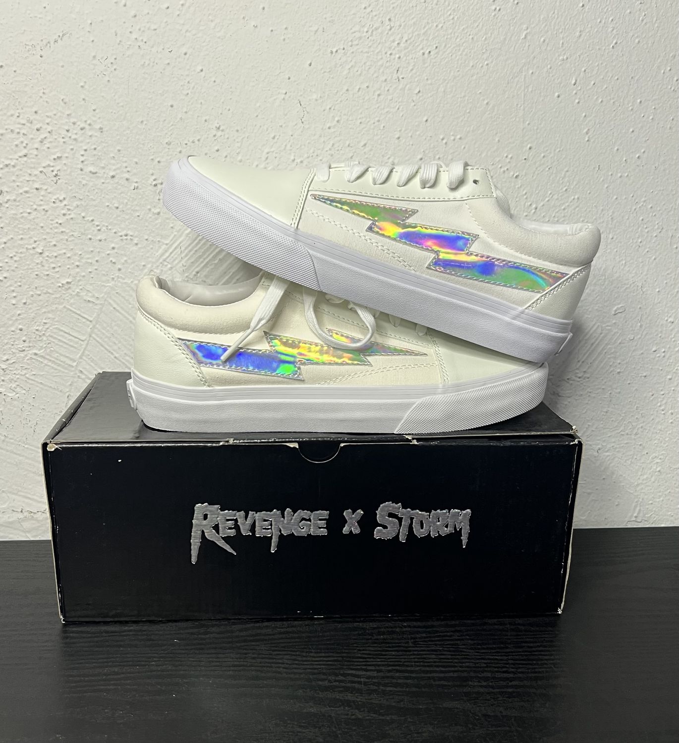 REVENGE STORM BOLT WHITE