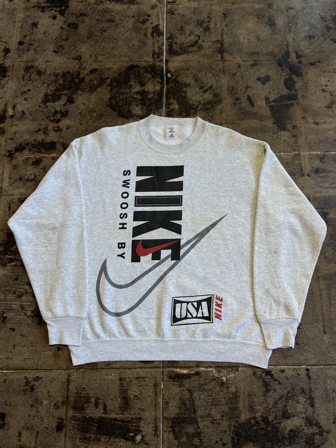 NIKE BIG SWOOSH GREY SWEATER
