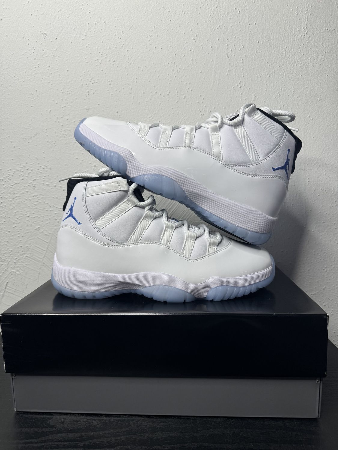 JORDAN 11 LEGENED BLUE