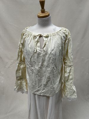 Sara Blouse w/ lace