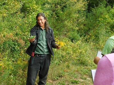 R2302 7Song - Plant Walk with a Clinical Focus