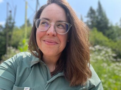 R2406 Courtney Cochran - Queer Vibrations - Flower Essences, Plant Spirits, and Their Affinity for LGBTQIA2S+ Wellness &amp; Liberation