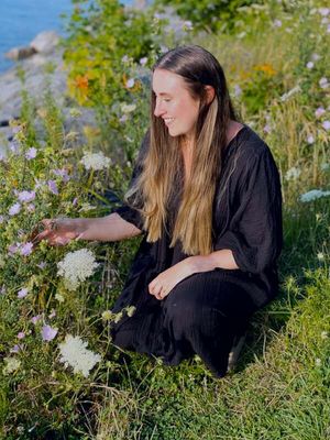 R2457 Hanna Forest - Integrative Flower Essence Therapy