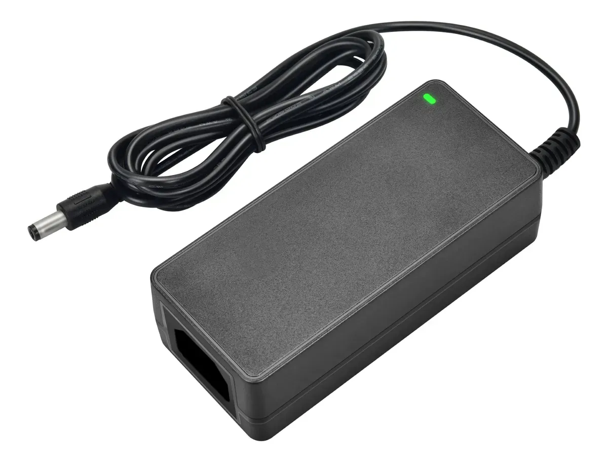 Transformador Corriente De Entrada 220v-salida 12v Cable 1.1 metros