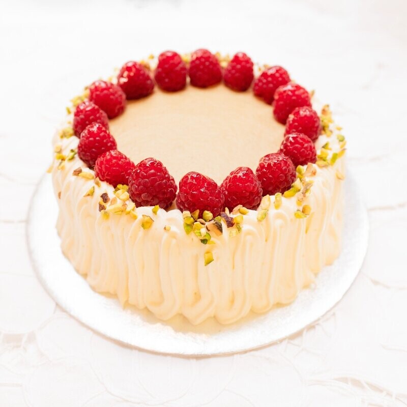 Pistachio & raspberries