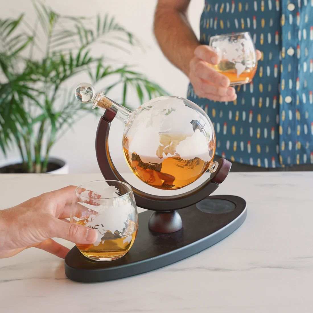 Globe Decanter &amp; Whiskey Tumbler Set