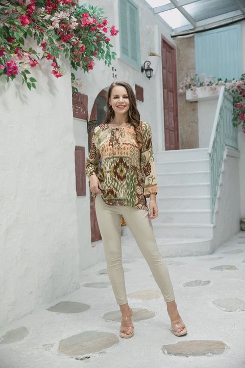 Rosemary&#39;s Peach Paisley Top