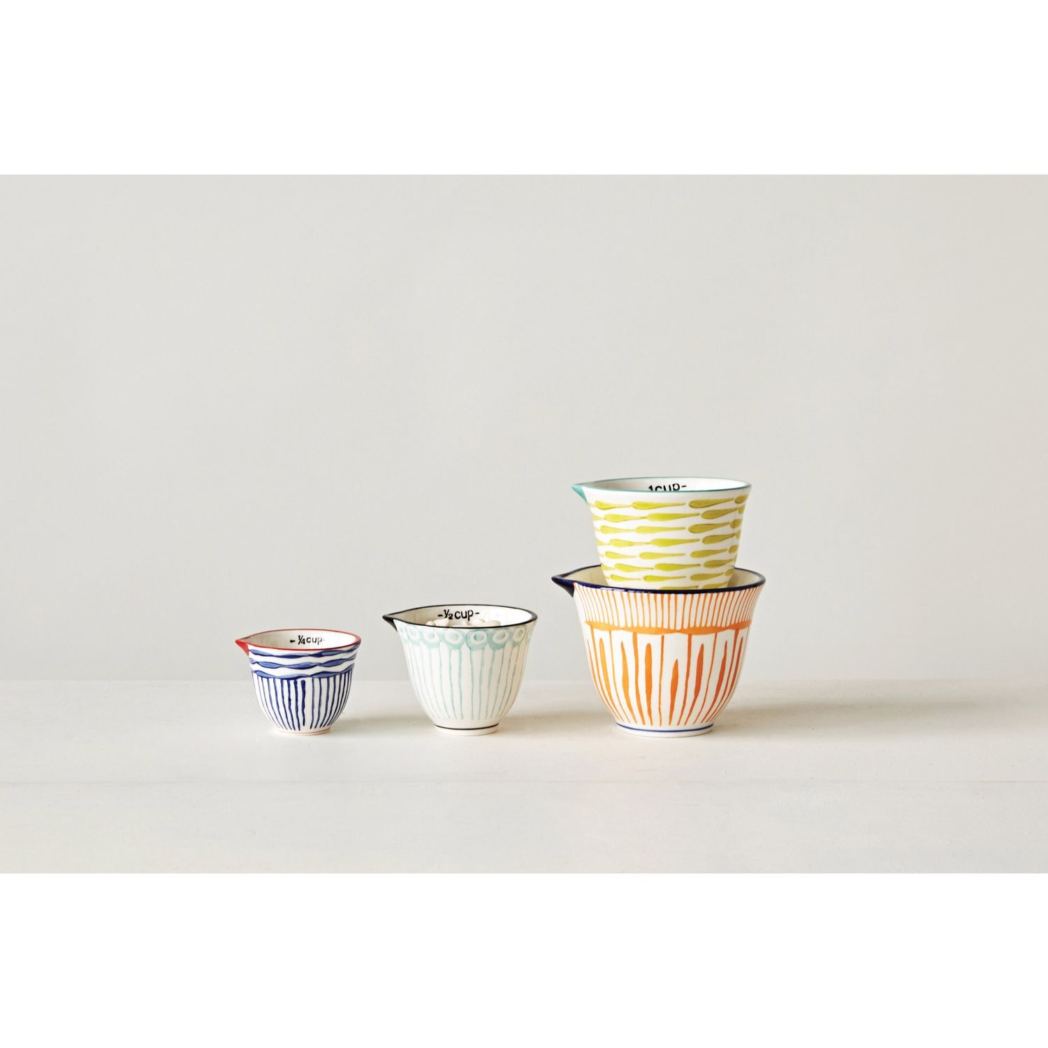 S/4 Stoneware Measuring Cups w/ Stripes
