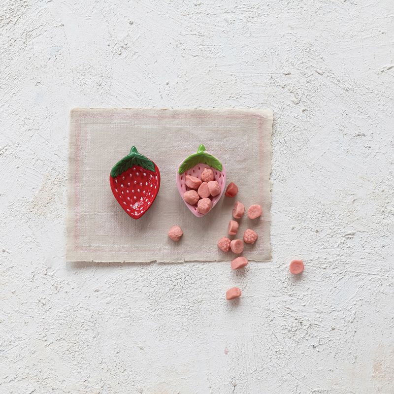 3.25"L Ceramic Strawberry Dish
