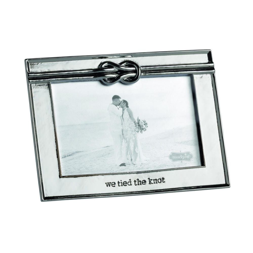 Metal Knot Wedding Frame