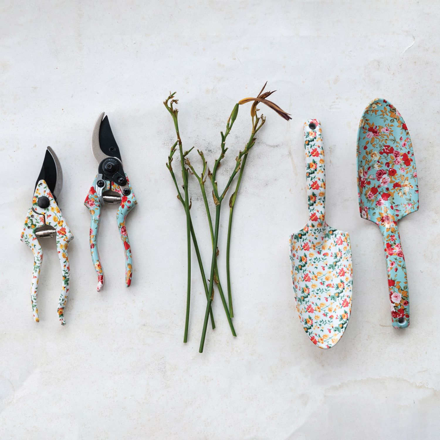 Garden Pruning Shears with Blade Protector