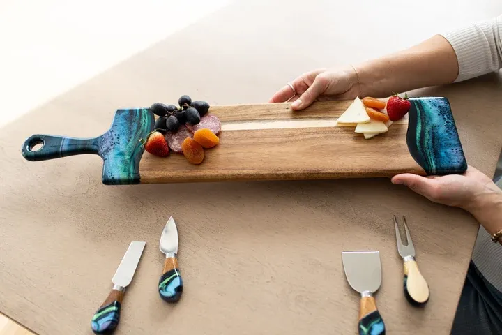 Baguette Acacia Board Northern Lights