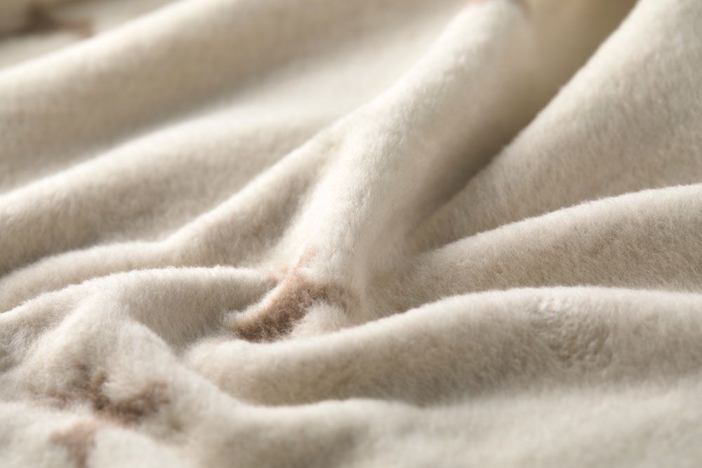 SAVONA Velour Throw "deer allover" Offwhite