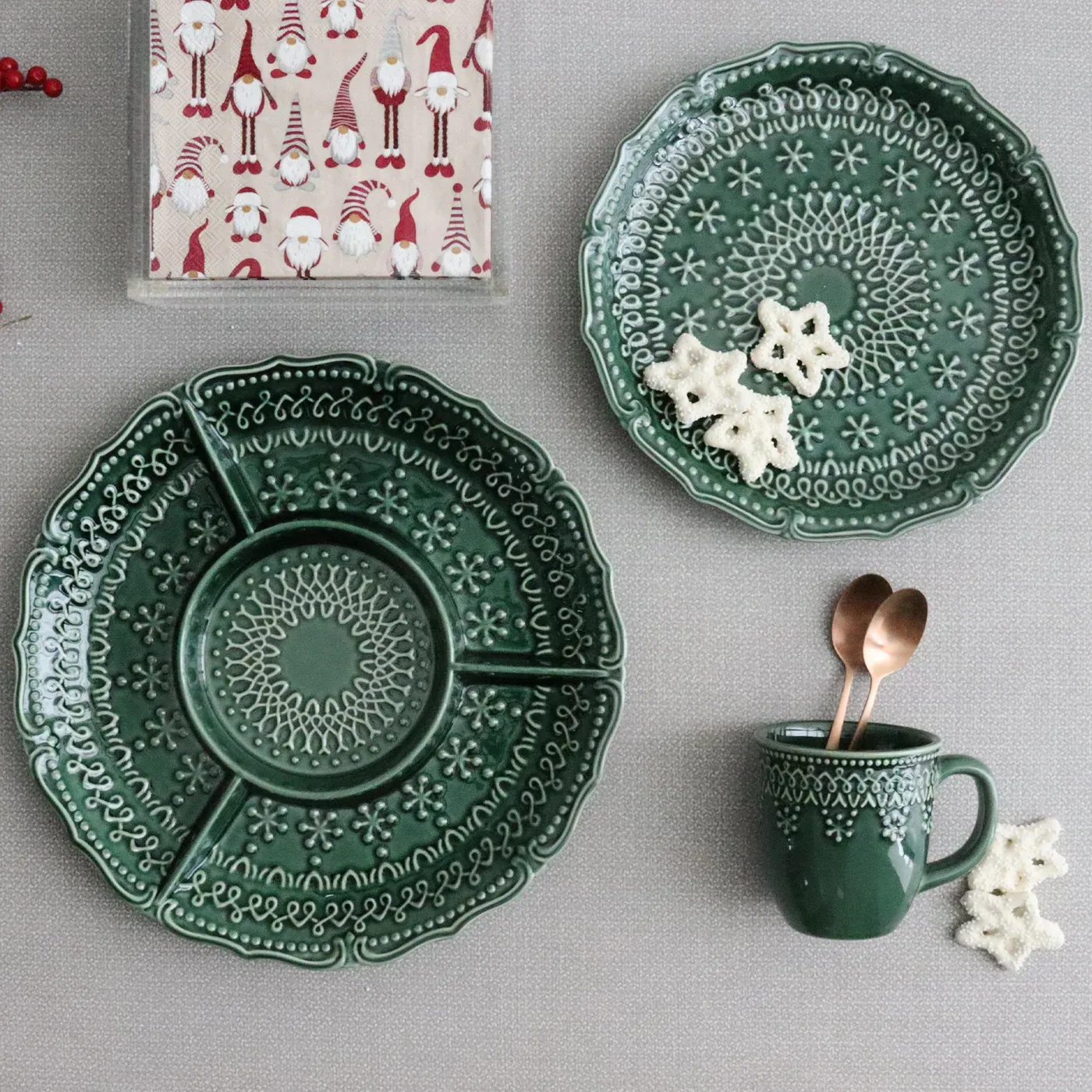 Traditional Embossed 4 Part Serving Plate Forest