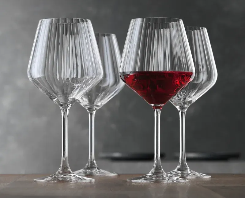 Lifestyle Burgundy Glass