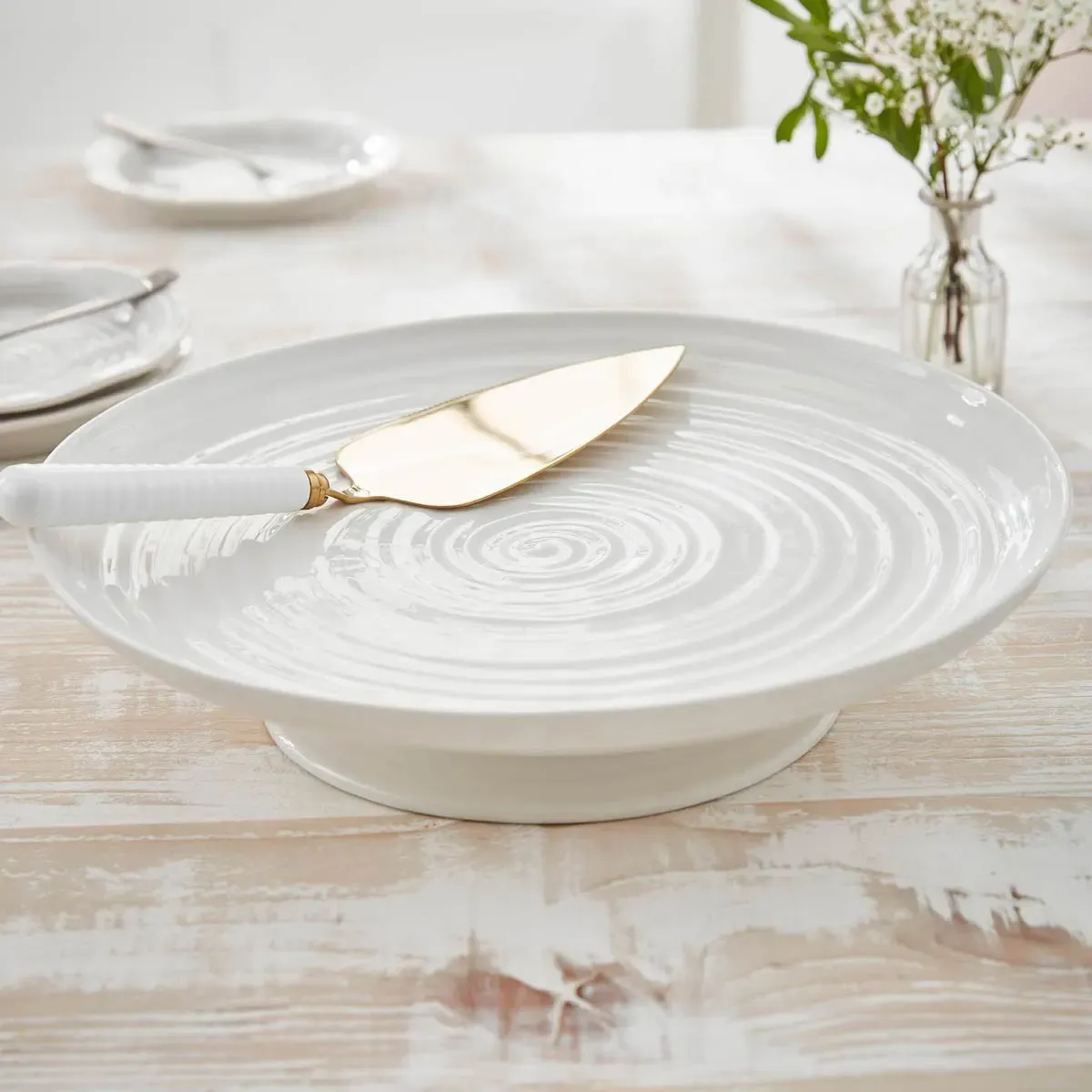 White Cake Stand