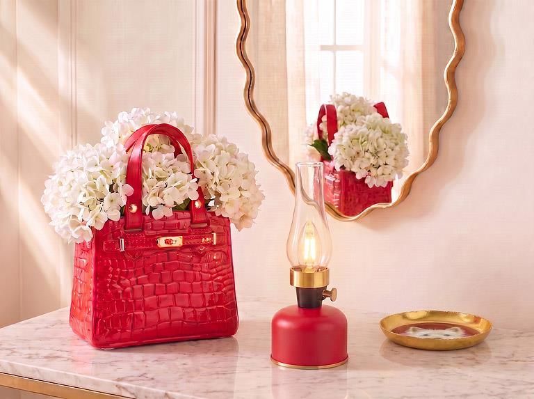 Red Small Lantern LED Lamp with Chimney